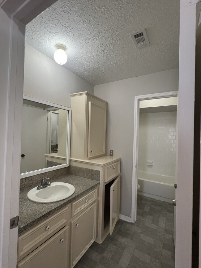 Photo - 11507 Meadow Ln Unit C