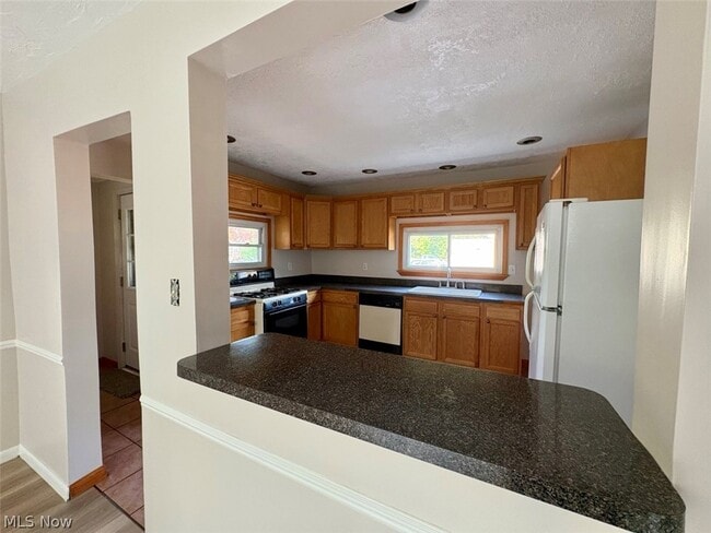 Photo - 605 Sackett Ave