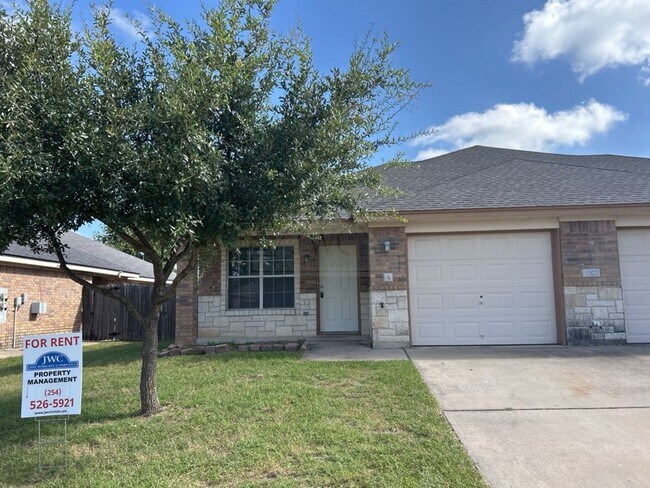 Building Photo - 1303 Cinch Dr Rental