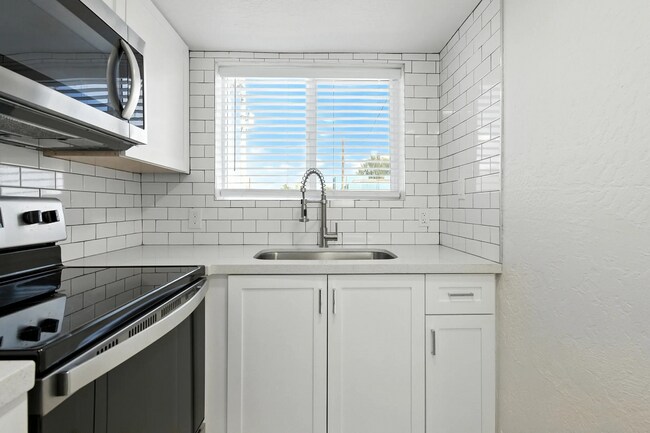 1st Ave Apartments