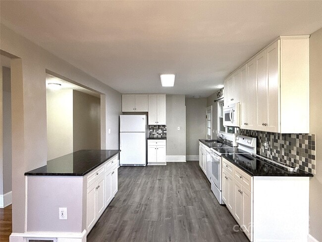 Photo - 2023 Robin Rd