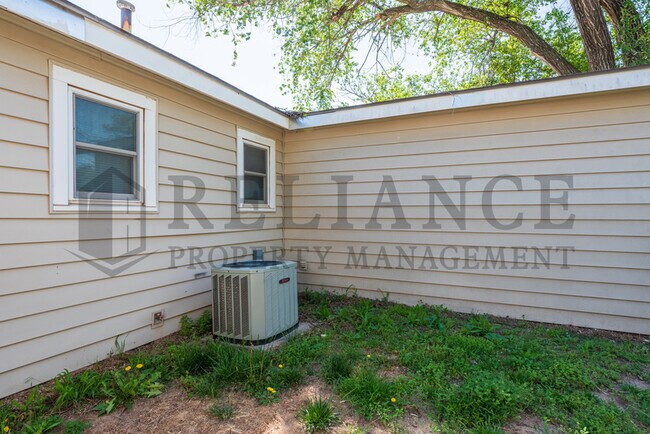 Photo - 1921 S St Paul St