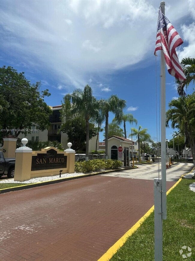 Building Photo - 8870 Fontainebleau Blvd Unit 212 Rental