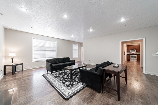 Photo - 806 S Bend Ave