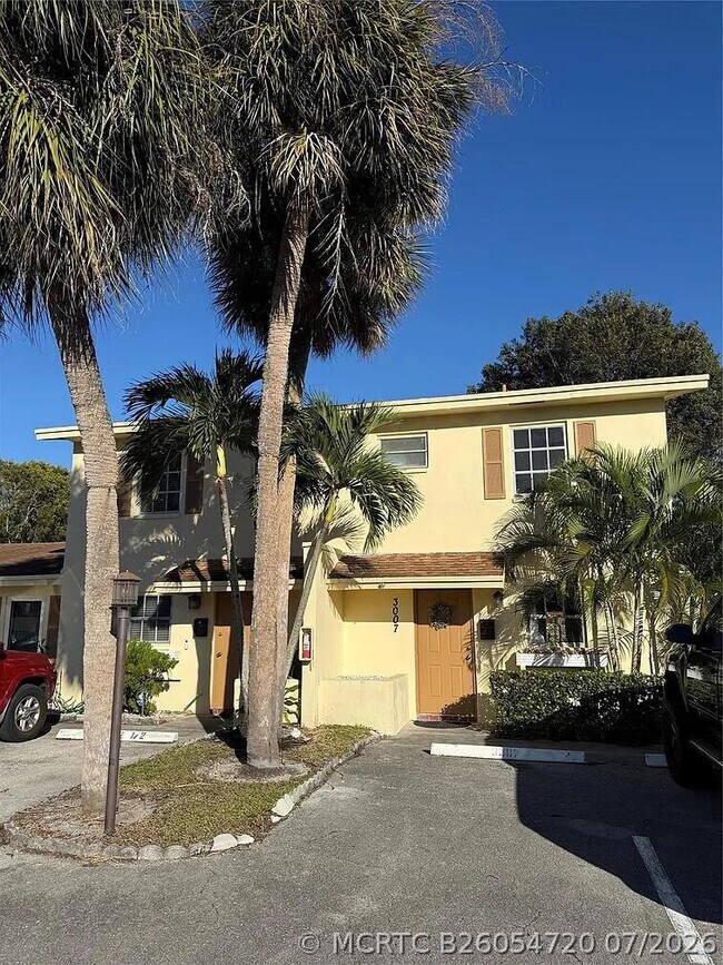 Building Photo - 3007 NW 68th St Unit 9C