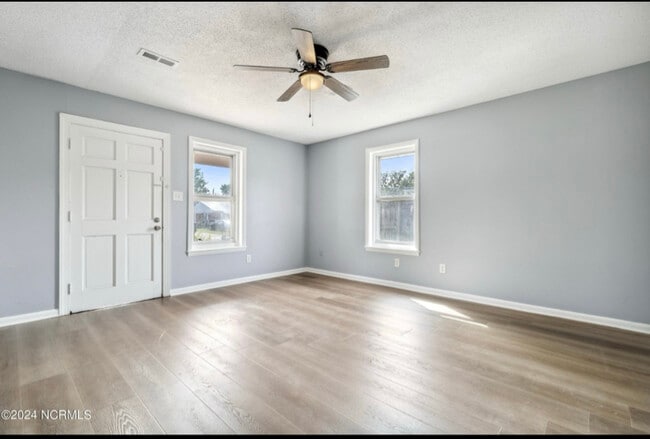 Photo - 2703 Robeson St