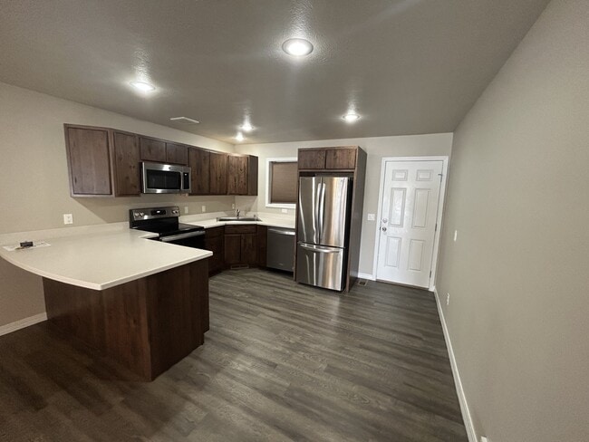 Photo - 2083 Lake Hills Dr