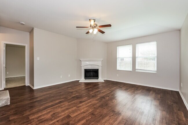 Photo - 580 Creekbend St