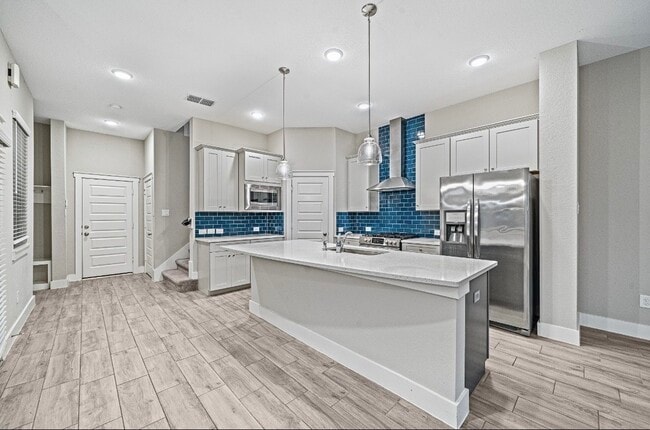 Building Photo - 18619 Admiration Dr