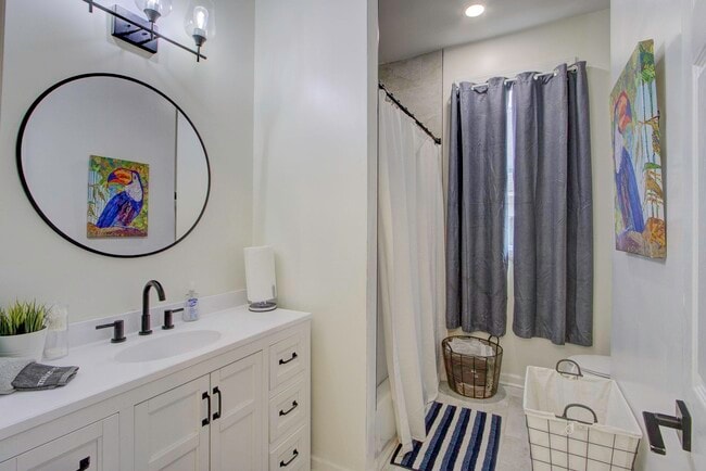 Photo - 1855 Oliver Ave