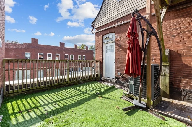 Building Photo - 3258 Ohio Ave Unit 2F