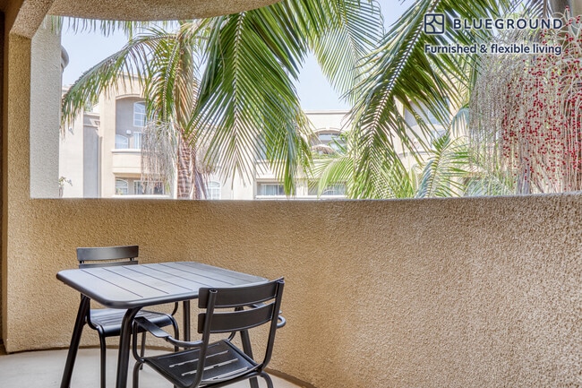 Photo - 7660 Beverly Blvd Unit FL3-ID482