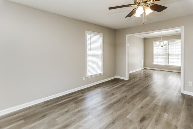 Photo - 5196 Olde Mill Dr NE