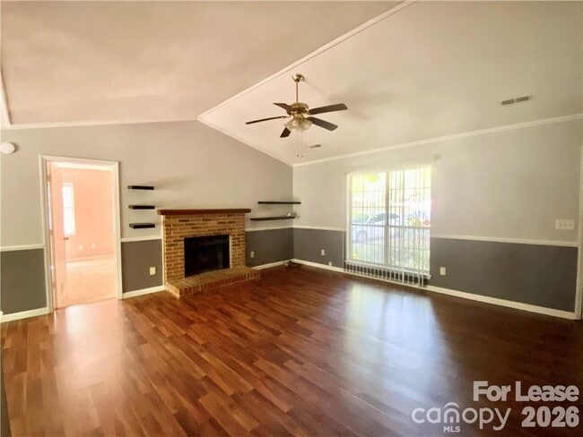 3914 Aster Dr