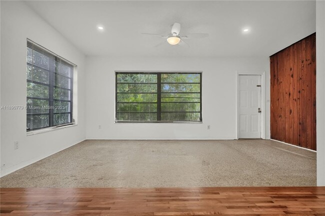 Photo - 132 NW 40th St