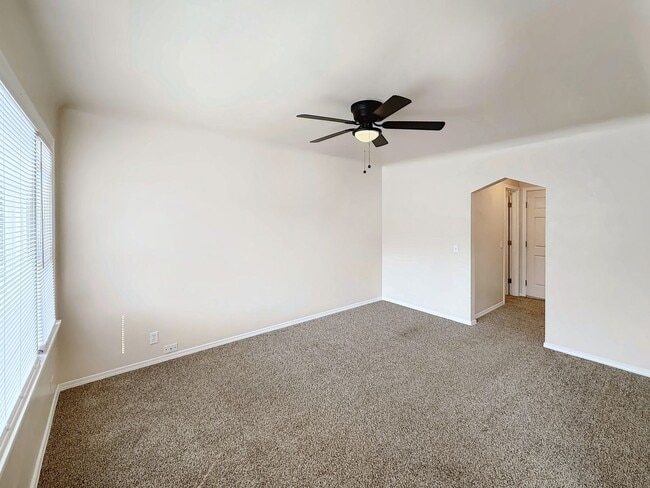 Photo - Town Manor Apartments