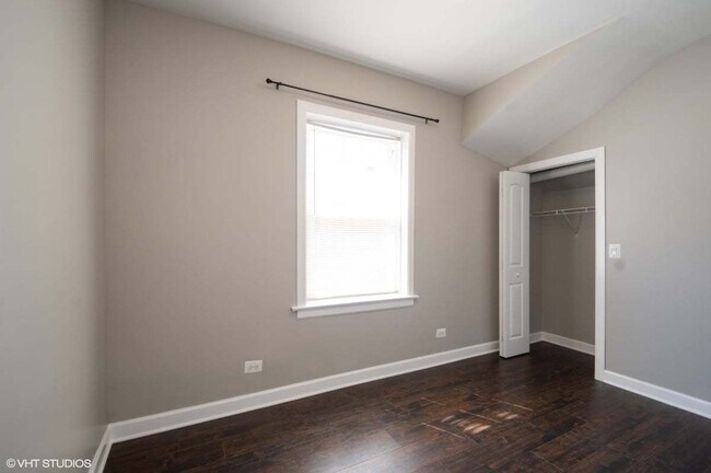Photo - 3943 W Addison St Unit 1R
