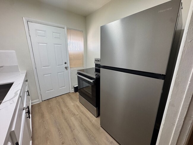 1109 Hillside Pl Unit 1111