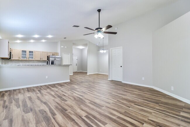Photo - 1318 Brahma Dr