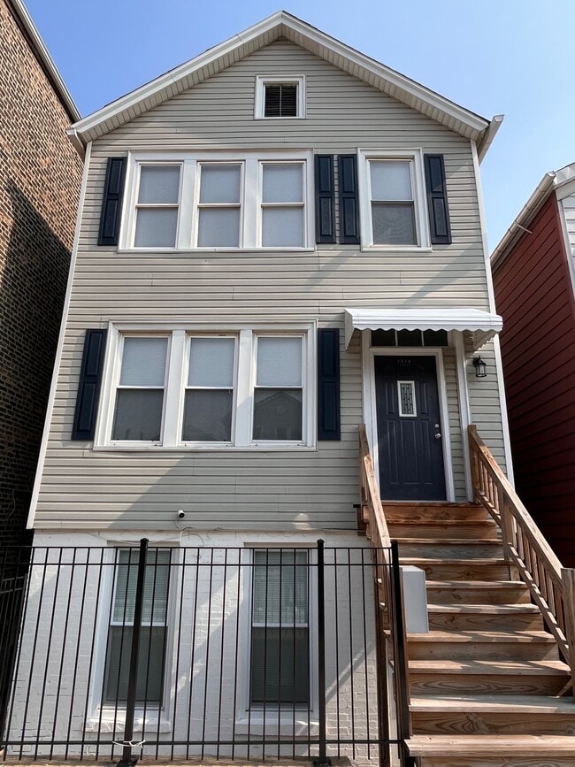 Photo - 1518 W Augusta Blvd Unidad 3