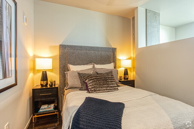 Studio - 598SF - Via6