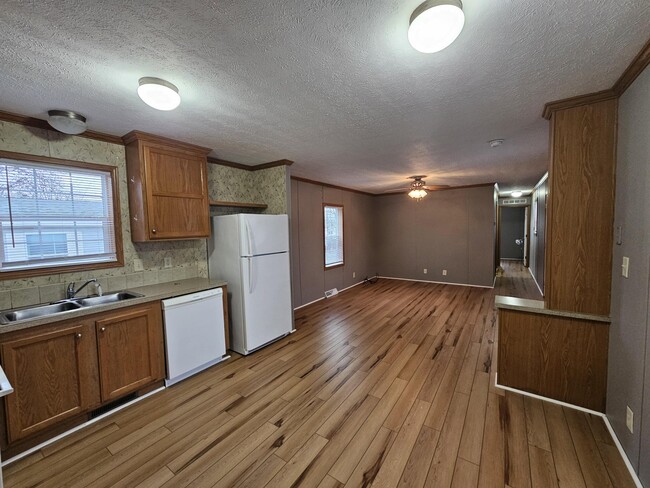 Photo - 32 Bramblewood Rd