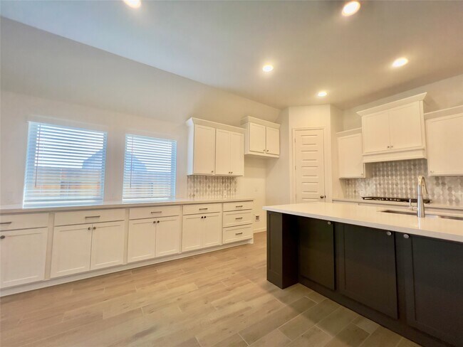 Photo - 10931 Spring Wind Dr