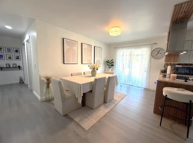 Photo - 137 N Nowell St