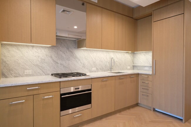 Photo - 300 W 122nd St