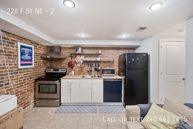 Building Photo - 228 F St NE Unit 2