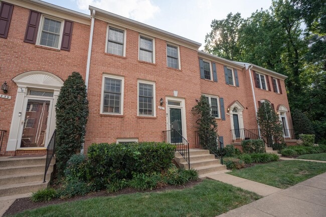 Photo - 341 S Pickett St