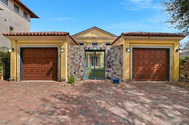 Photo - 504 Sunny Ln