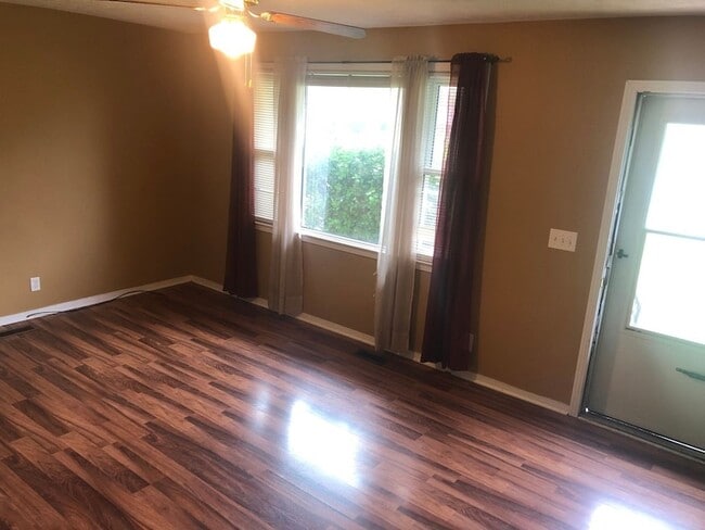 Photo - 1305 Raden Dr