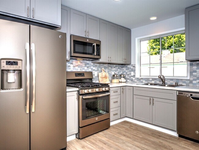 Photo - 1545 Walnut Grove Ave