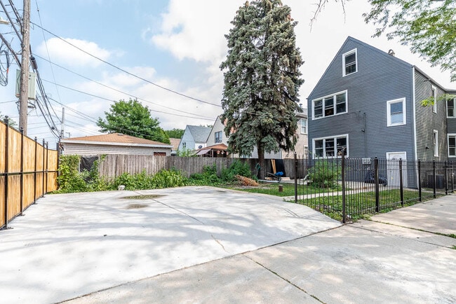 Photo - 2200 N Kenneth Ave Unit 2