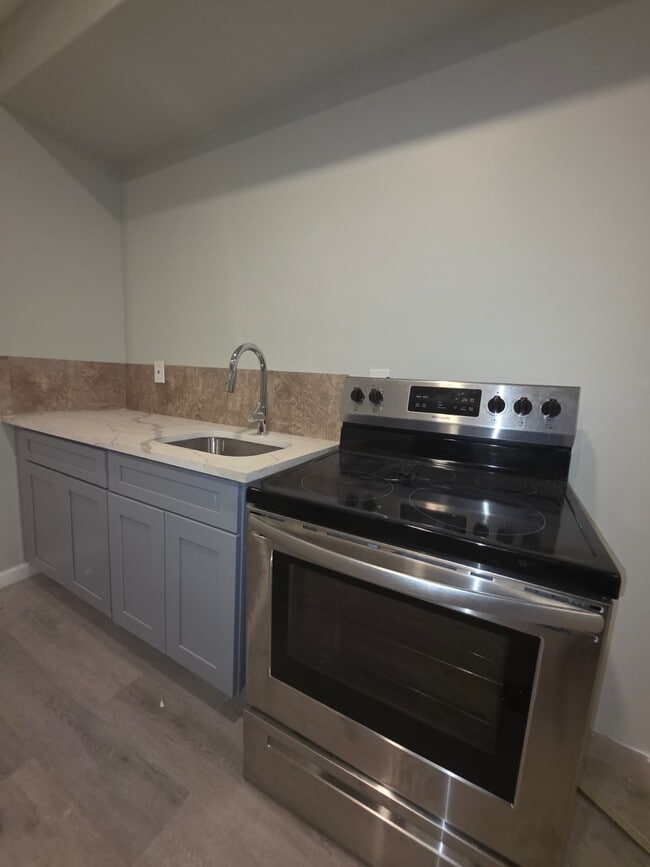 Photo - 61 N Grove St Unidad 1L