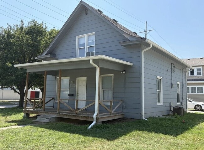 Building Photo - 1105 N 25th St