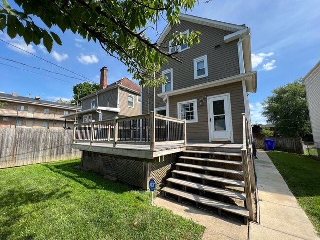 Photo - 4 BED 3 BATH HOUSE AVAILABLE! STUDENT HOUSING AVAILABLE FOR 2026-2027 SCHOOL YEAR