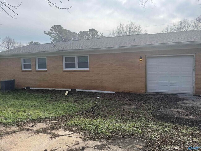 3610 Williamsburg Dr NW