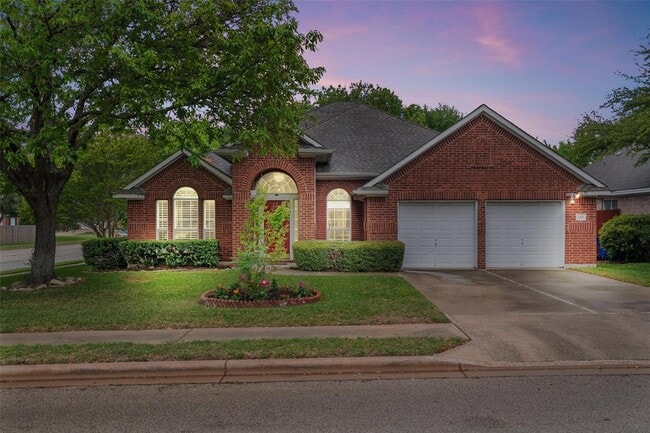 Photo - 901 Cashew Ln