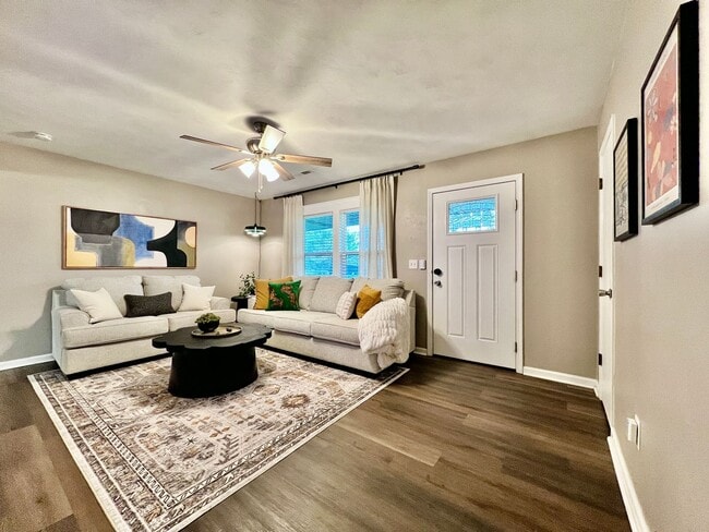 Photo - 3 BDR Ranch w/ Fenced yard, laundry, garag...