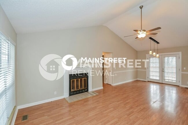 3 Bedroom Pet-Friendly Home in Goodlettsville, TN with Main Street Renewal