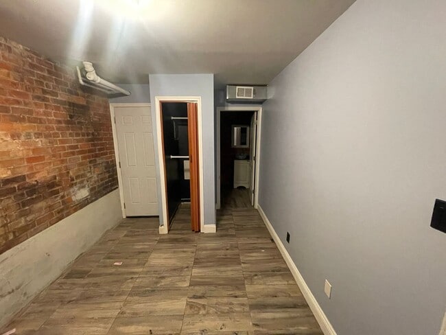 Photo - CASS D APARTMENTS-516 Kirby Unit B6