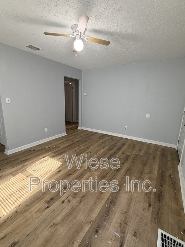 Photo - 2213 E Adams St