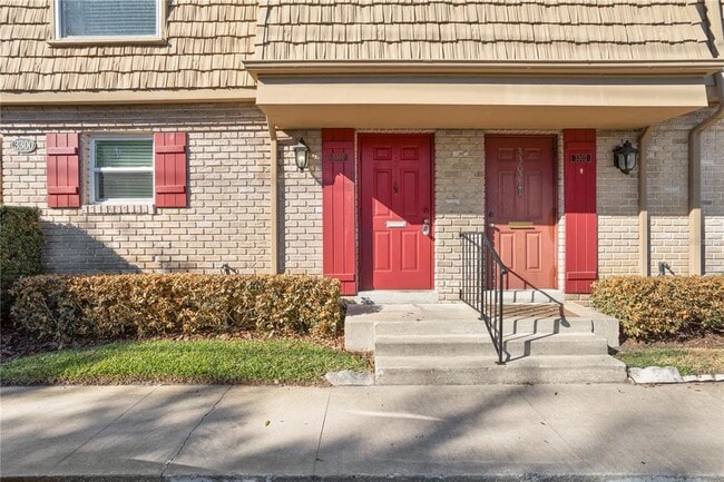 Building Photo - 200 St Andrews Blvd Unit 3301