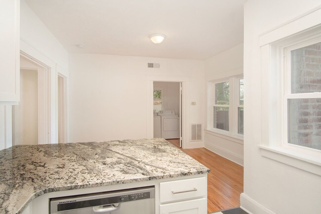 Photo - Dundee Apartments