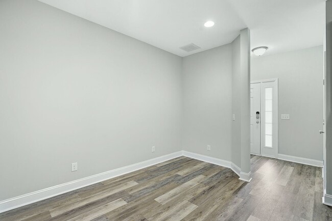 Photo - Charming 3 Bedroom Townhome with Private Patio & Fenced Backyard