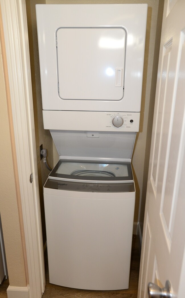 Lavadora y secadora dentro del apartamento - Heritage Village