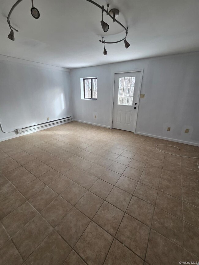 Photo - 135 Shawanga Lodge Rd