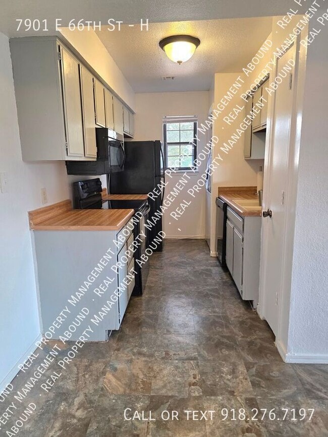 Photo - 7901 E 66th St